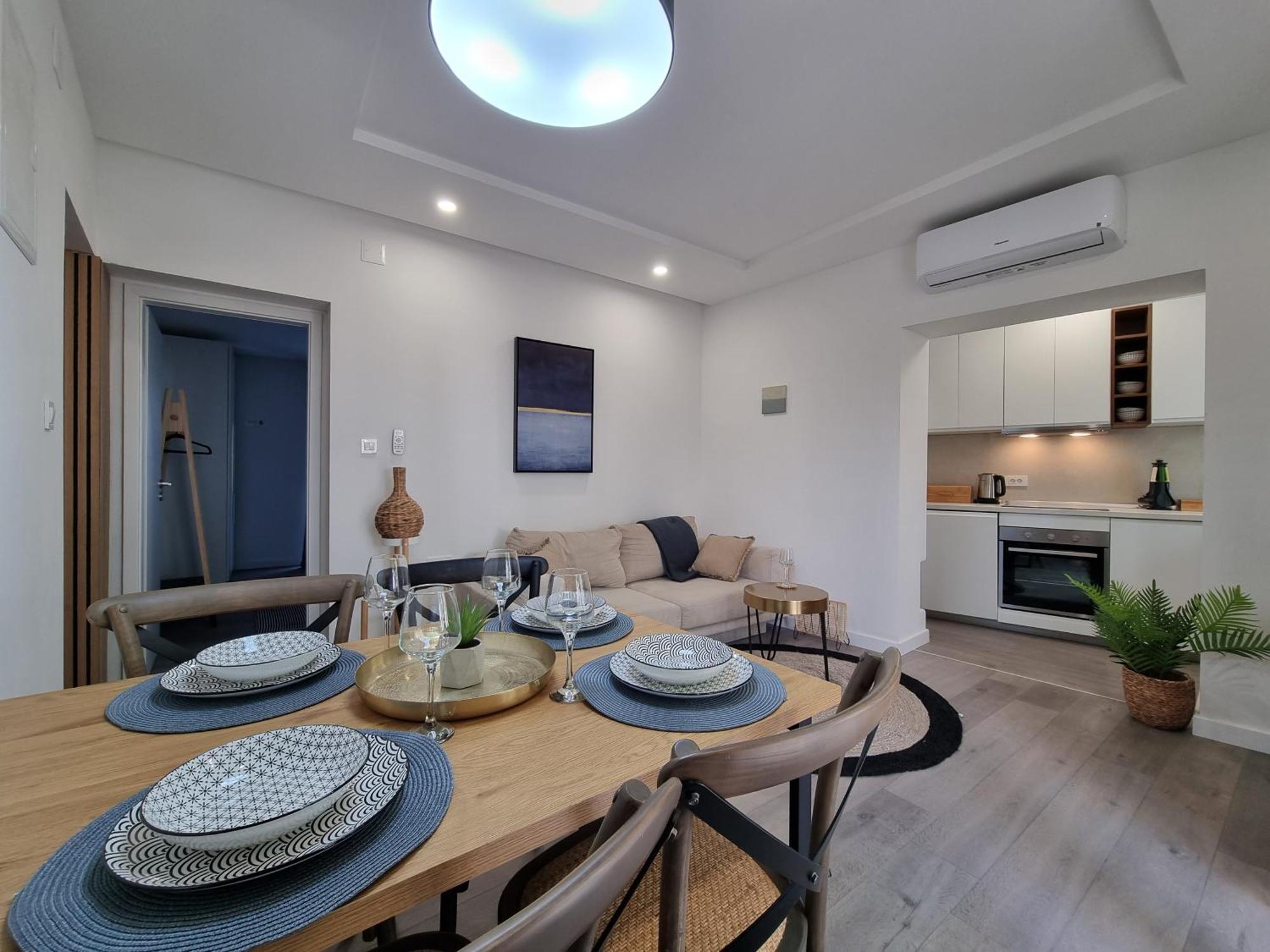 Seaside Apartment *
